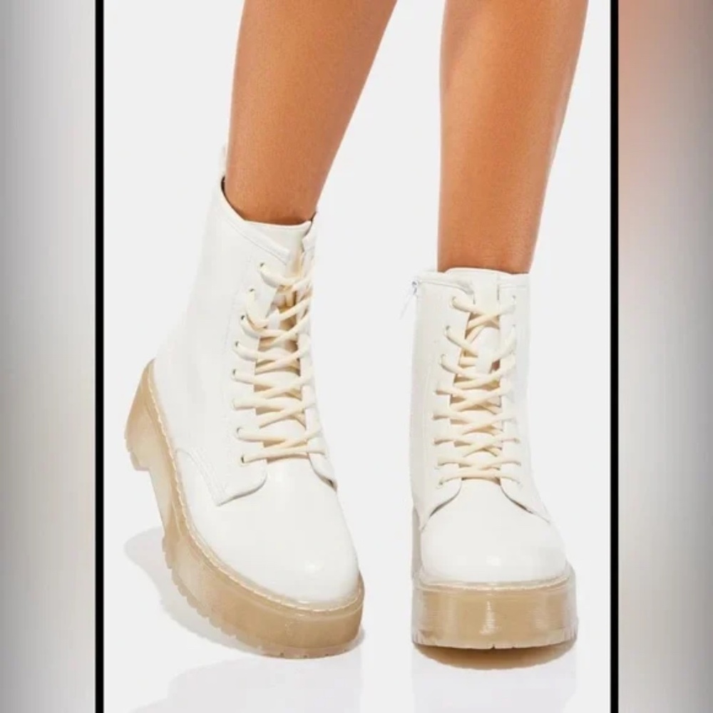 Steve Madden Rubber Platform Bettyy Combat
Boots - White Size 8